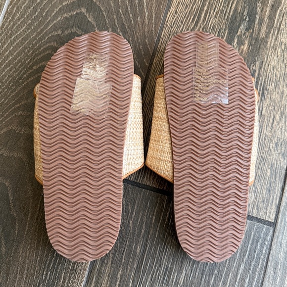 J.Crew Crewcuts Girls' Colbie Wide-Strap Natural Raffia Sandals—K12 - Picture 10 of 11